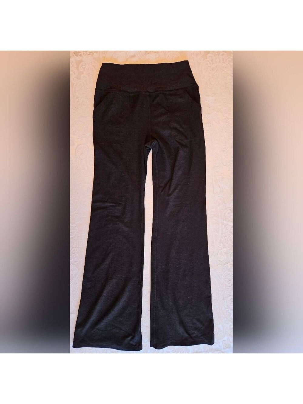 Kirkland Signature Black Flare Leg Leggings, Large, NWOT